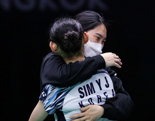Kim and Sim Repay Coach Sung’s Faith